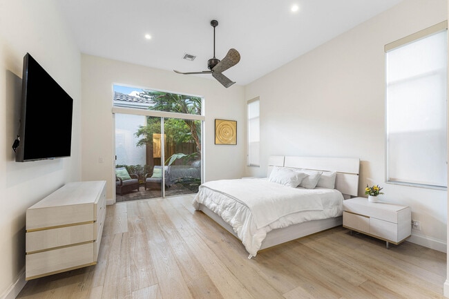 Building Photo - 6673 NW 24th Terrace