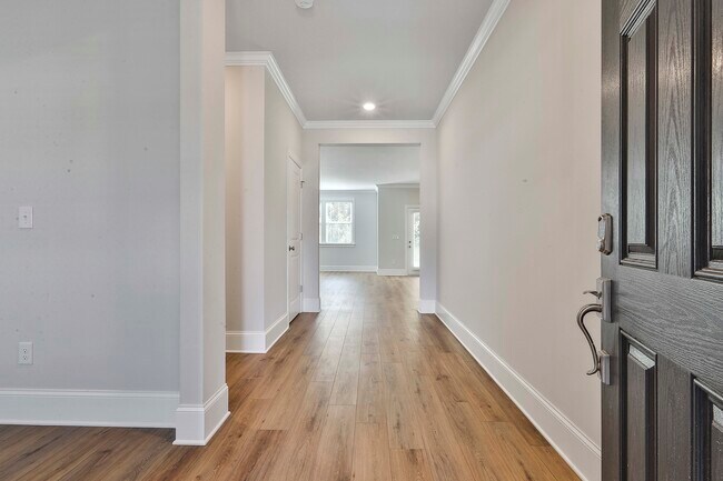 Building Photo - 335 Caledonia Ct