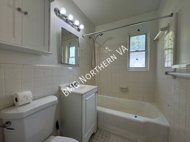 Building Photo - 7046 Lee Park Ct