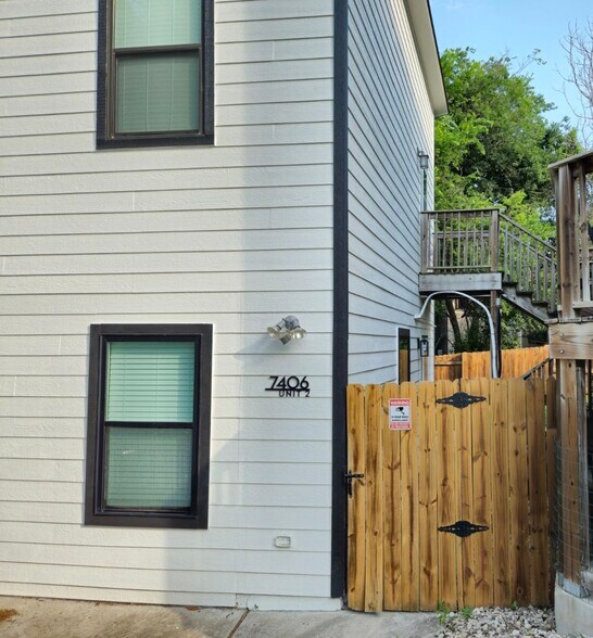 Building Photo - 7406 Geneva Dr