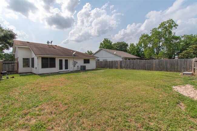 Building Photo - 12710 Autumn Mill Dr
