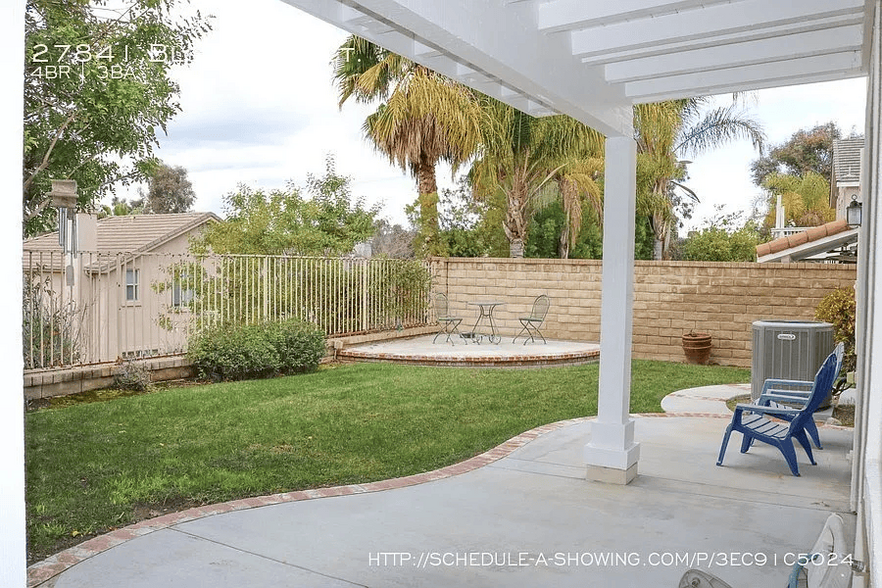 Backyard, sitting area - 27841 Bloomfield Ct