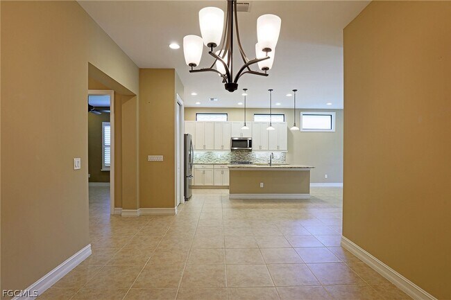 Building Photo - 8181 Venetian Pointe Dr