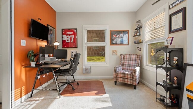 Building Photo - 337 Osona Ln