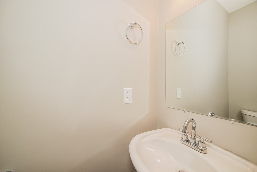 Building Photo - 1610 Silver Oak Dr