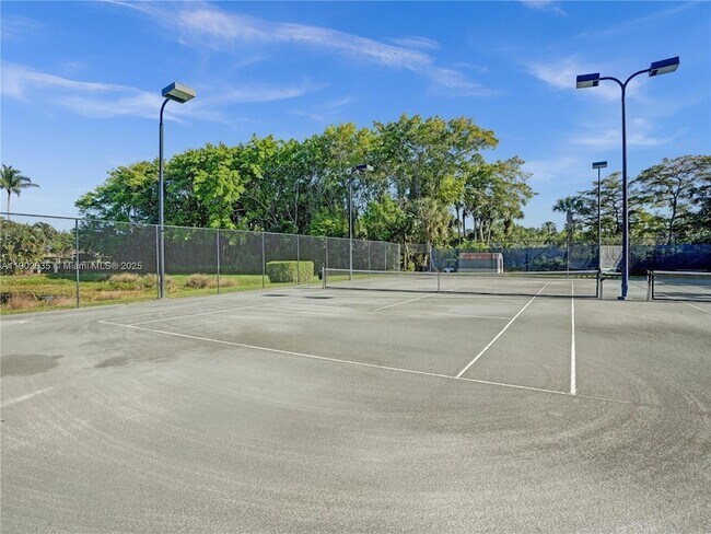 Building Photo - 16291 Bristol Pointe Dr