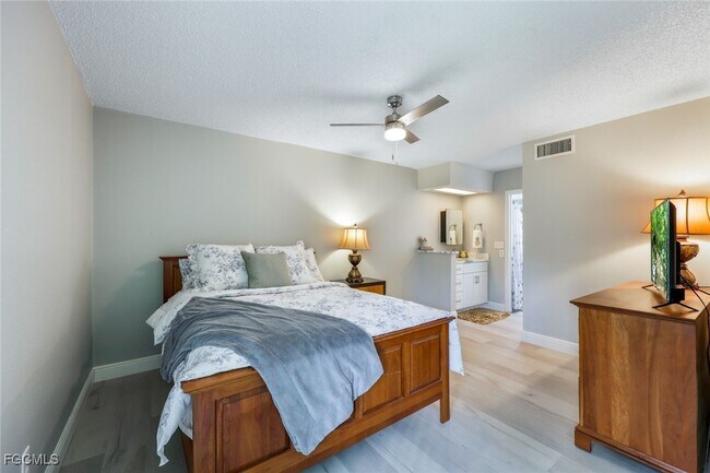 Building Photo - 15177 Parkside Dr