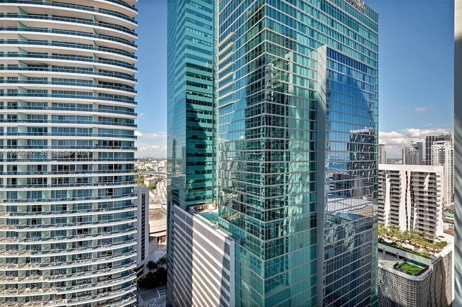 Building Photo - 300 Biscayne Blvd Way