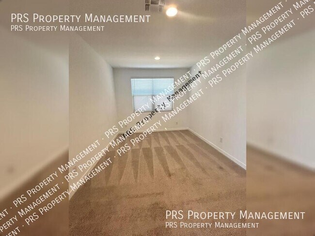 Building Photo - 2658 S Reavis Falls Rd