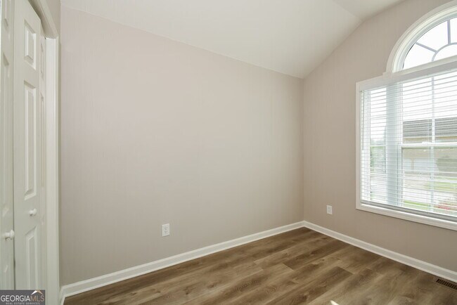 Building Photo - 1442 Paddocks Ct