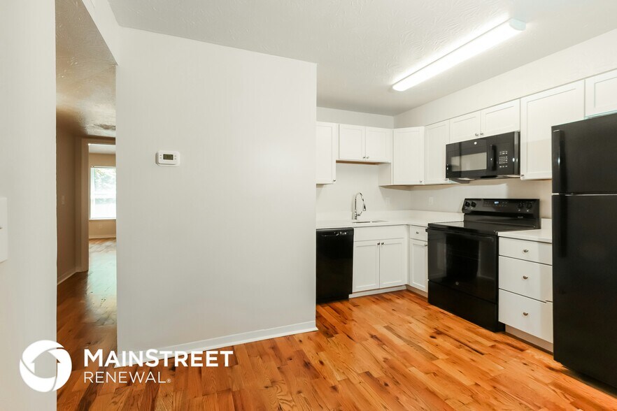 Building Photo - 1339 S 28th St