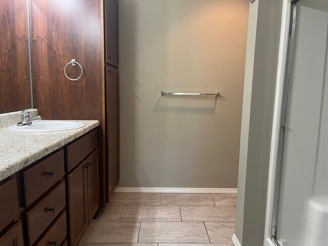 Building Photo - 4 bedroom home in Republic MO!