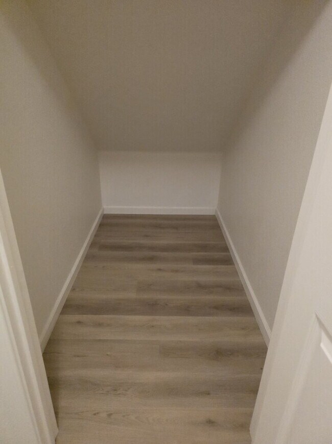 Building Photo - Beautiful house for rent in Folsom 4 bd 3 bath 1920 sq feet