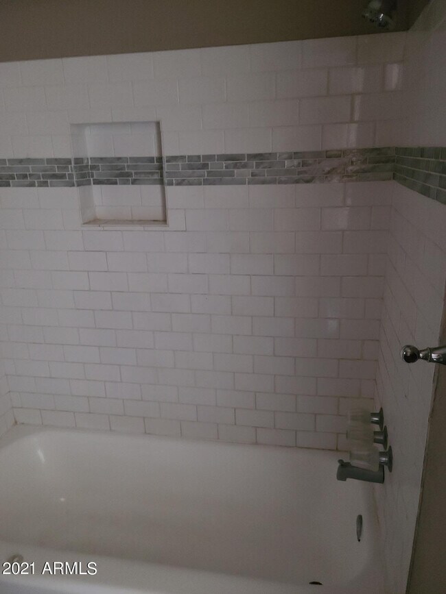 Building Photo - 1223 W University Dr