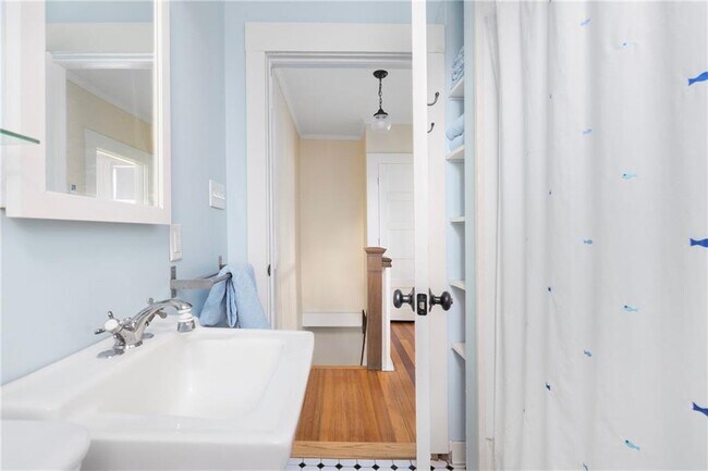 Building Photo - 59 Mt Hope Ave