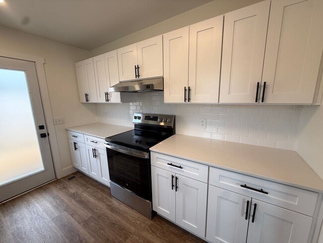 Building Photo - 2128 Sharondale Dr