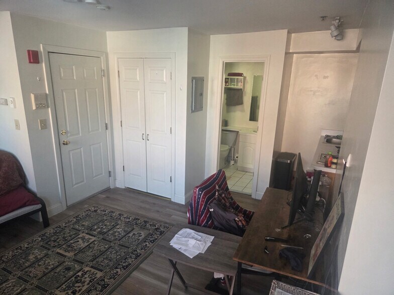 Building Photo - 767 Tremont St