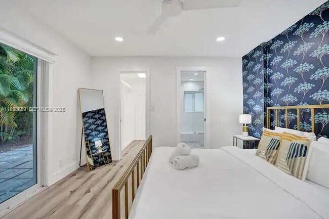 Building Photo - 2100 SW 28th Way