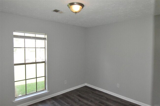 Building Photo - 164 Camellia Ct