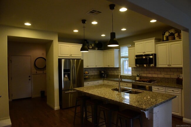 Building Photo - 507 Moonlight Dr