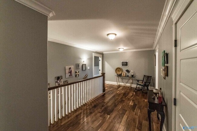 Building Photo - 1716 NE Wellman Ave