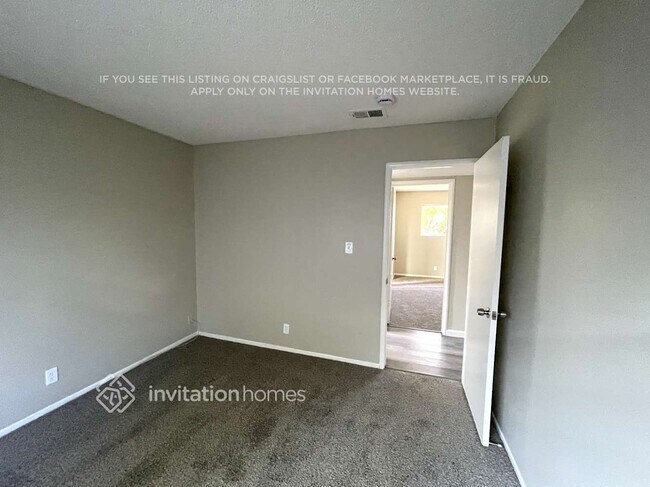 Building Photo - 301 Old River Dr