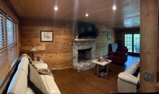 Building Photo - 105 N Arrowhead Dr