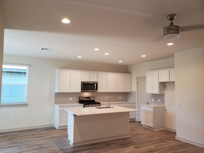 Building Photo - 205 Tequilana Pass