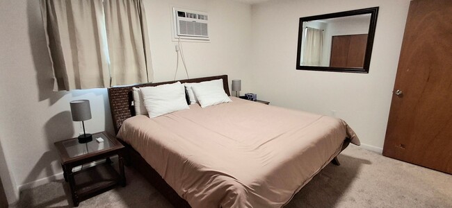 Building Photo - Newly Redone 2 Bed/1 Bath Apartment in Eli...