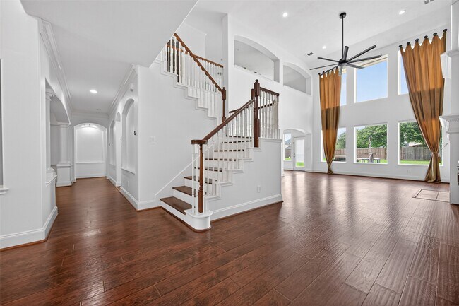 Building Photo - 26210 Cloverland Park Ln