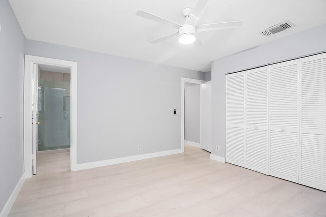 Building Photo - 4858 Arthur St