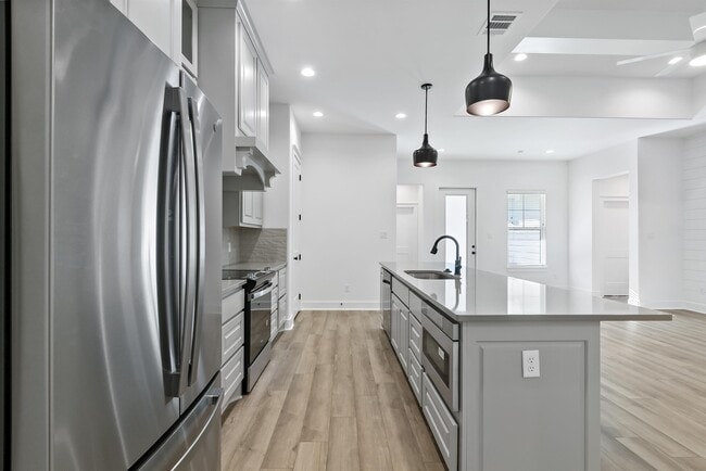 Building Photo - 5036 Mooney Fls Dr