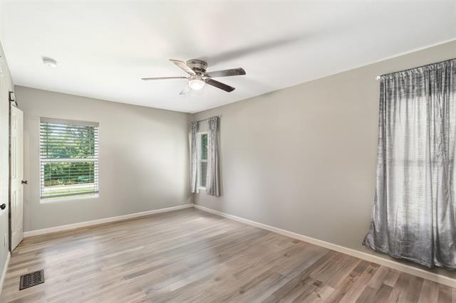 Building Photo - 2500 Fairway Dr
