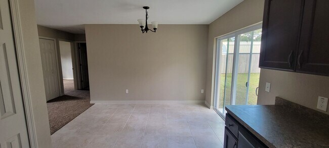 Building Photo - 3/2 Home No HOA Located In Ocala