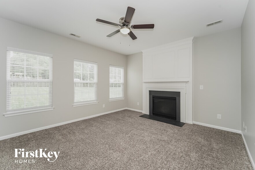 Building Photo - 16618 Grassy Creek Dr