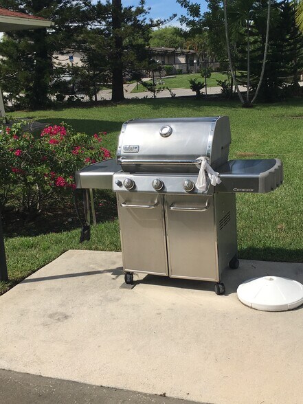 Grill for residents - 6184 Michelle Way