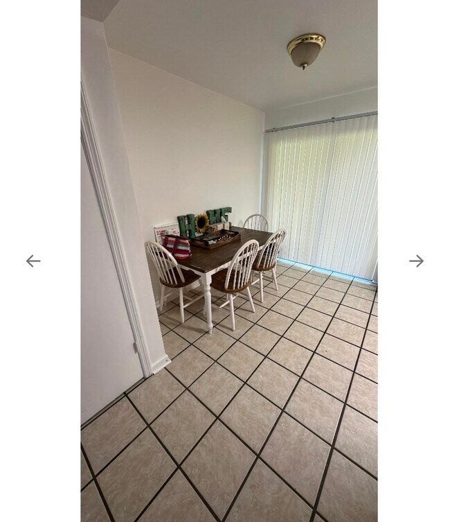 Building Photo - 2555 Chateau Ln