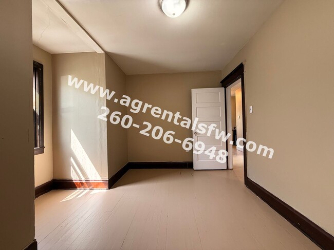Building Photo - 7 bedroom house