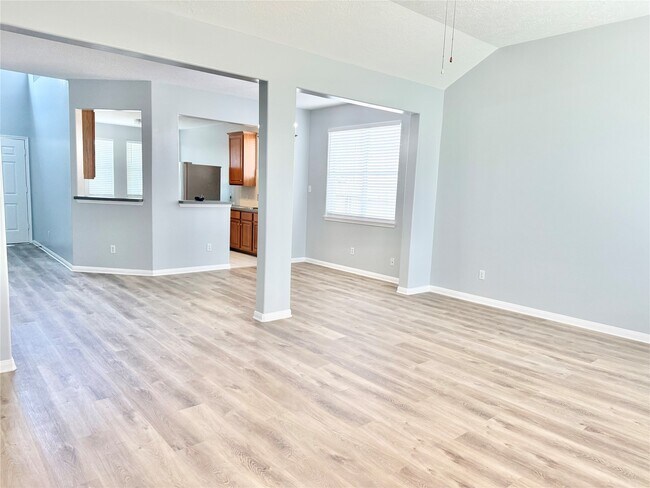 Building Photo - 909 Christopher Ln