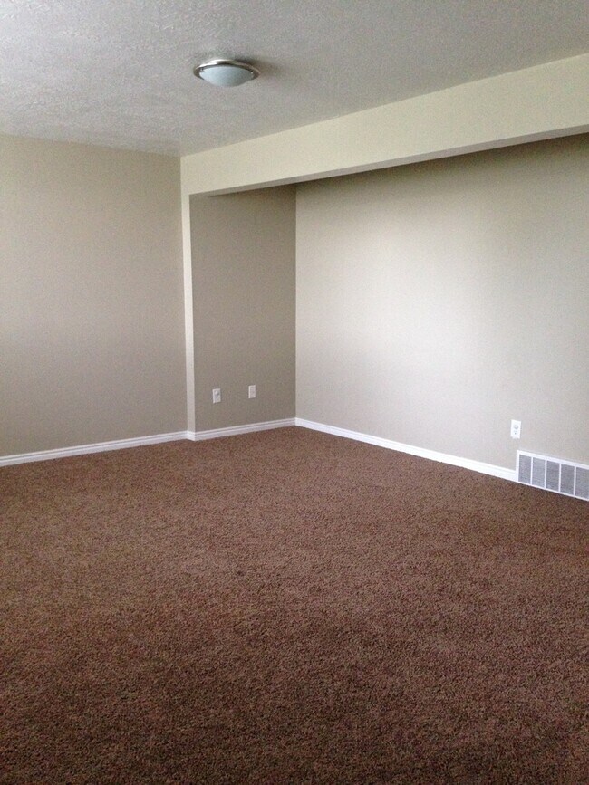 Building Photo - 1204 Torwood Ct