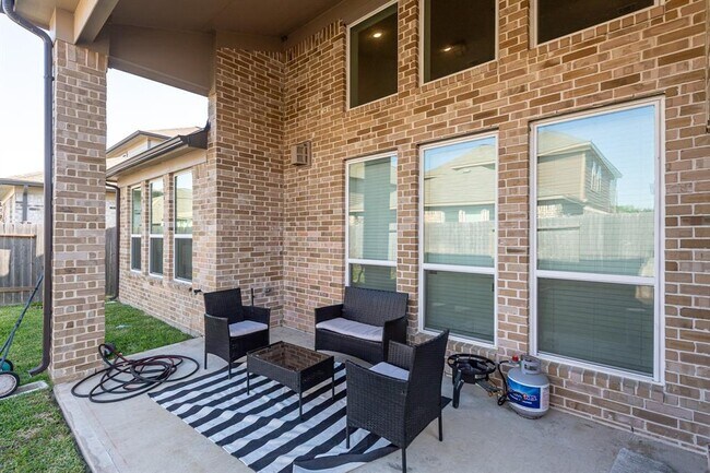 Building Photo - 4519 Hronas Dr