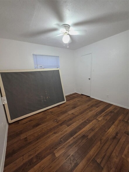 Building Photo - 15208 Spring Hill Ln