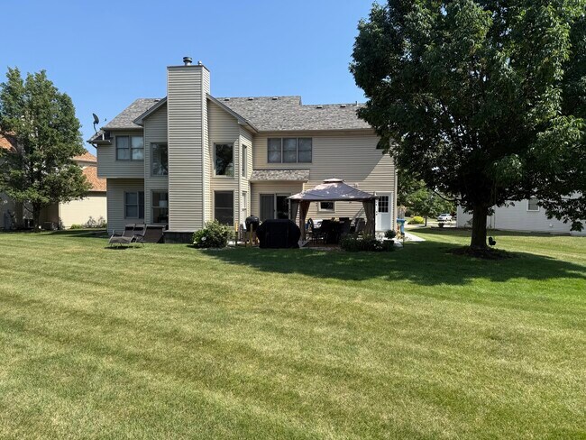 Building Photo - 720 Kendridge Ct
