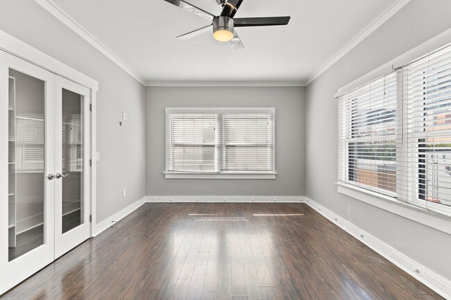 Building Photo - 138 Elm Ave
