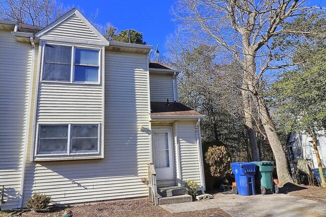 Building Photo - 207 E Winged Foot Ct