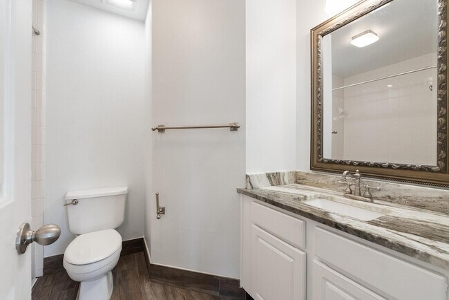 Building Photo - 10638 Desert Springs Cir