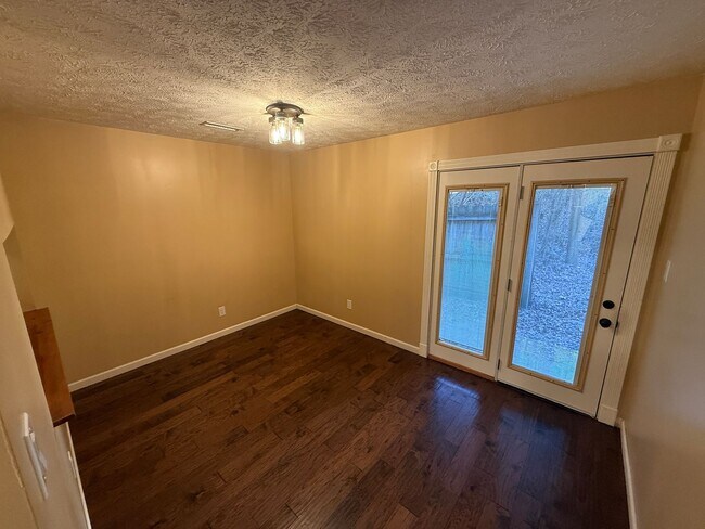 Building Photo - 2705 Sood Rd