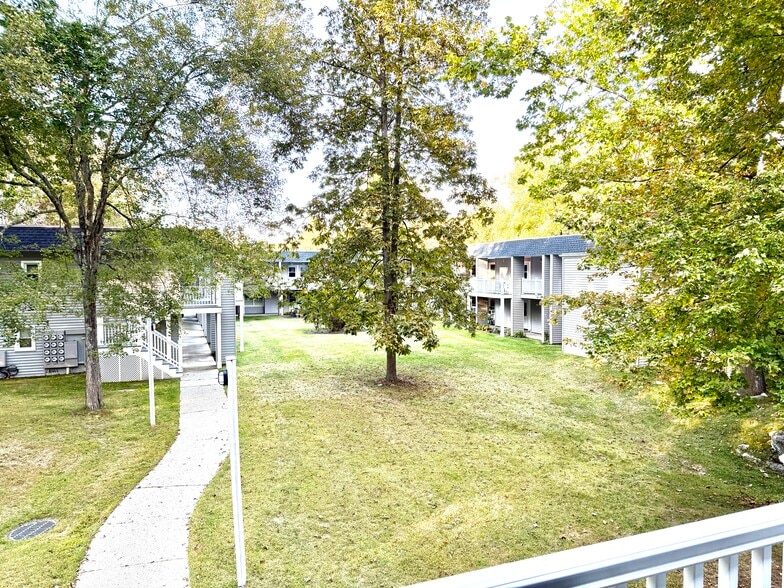 Building Photo - 11 Wild Oaks Rd