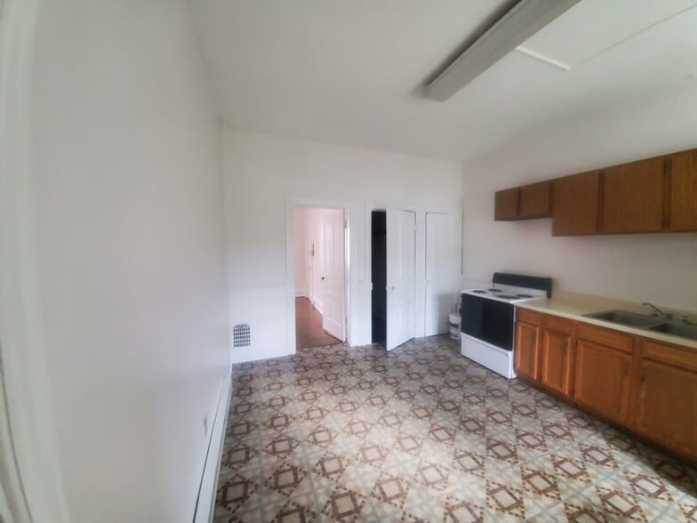 Building Photo - 25 S Locust St