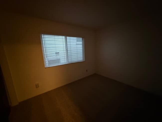 Building Photo - 2824 I St